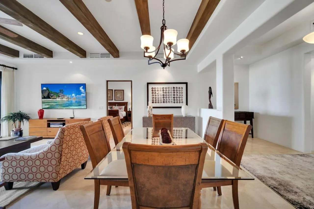 1 Bd 5-Star Beachfront Paradise location